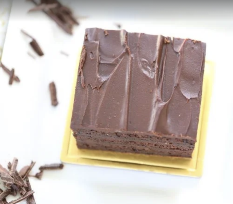 Mini cheesecake w brownies  /  ميني تشيز كيك مع براونيز