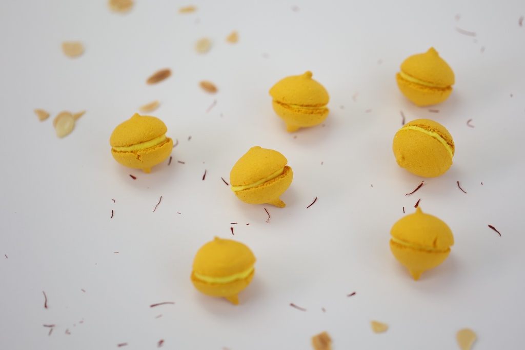 Saffron Macaron / ماكرون الزعفران ( Trendy )