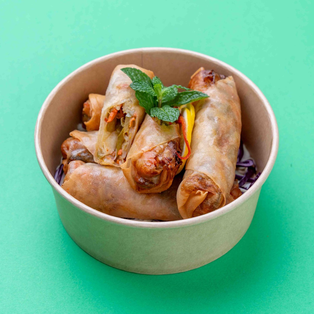 Baked vegetables Spring Rolls with sweet chili sauce / سبرينج رولز بالخضار مع صلصة الفلفل الحار الحلوة (Vegan) 