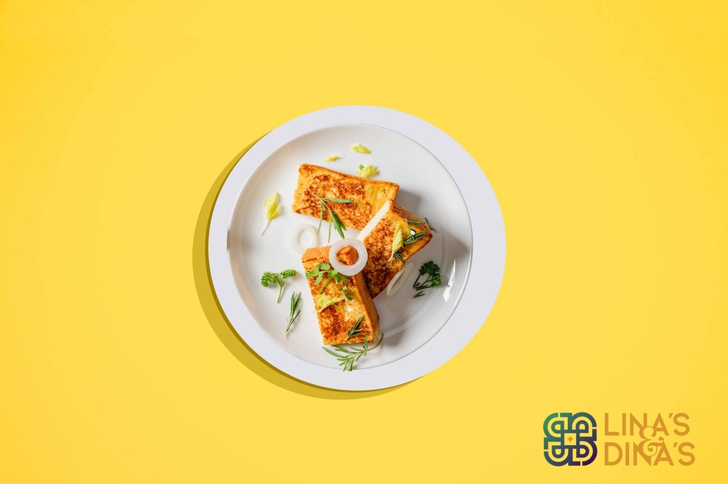 Herbed French Toast with Cream Cheese / توست فرنسي بالأعشاب مع جبنة كريمية
