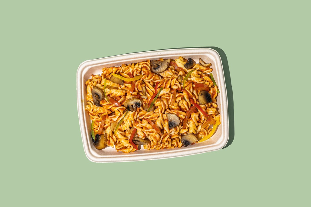 Fusilli and tomato sauce (Vegan)/ فوسيلي مع صلصة الطماطم