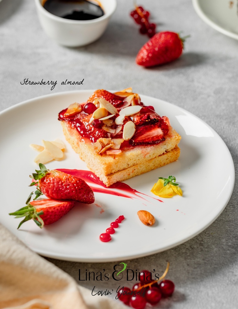 Strawberry Almond Bostock / بوستوك الفراولة و اللوز