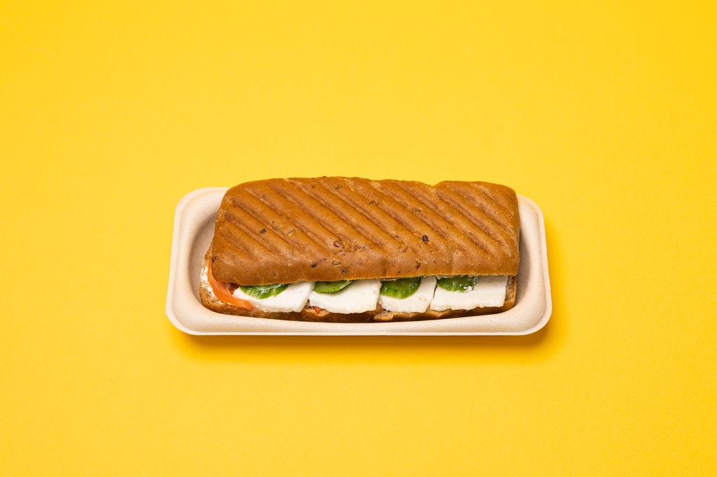 Halloumi panini with minty labneh / حلومي بانيني مع لبنة النعناع