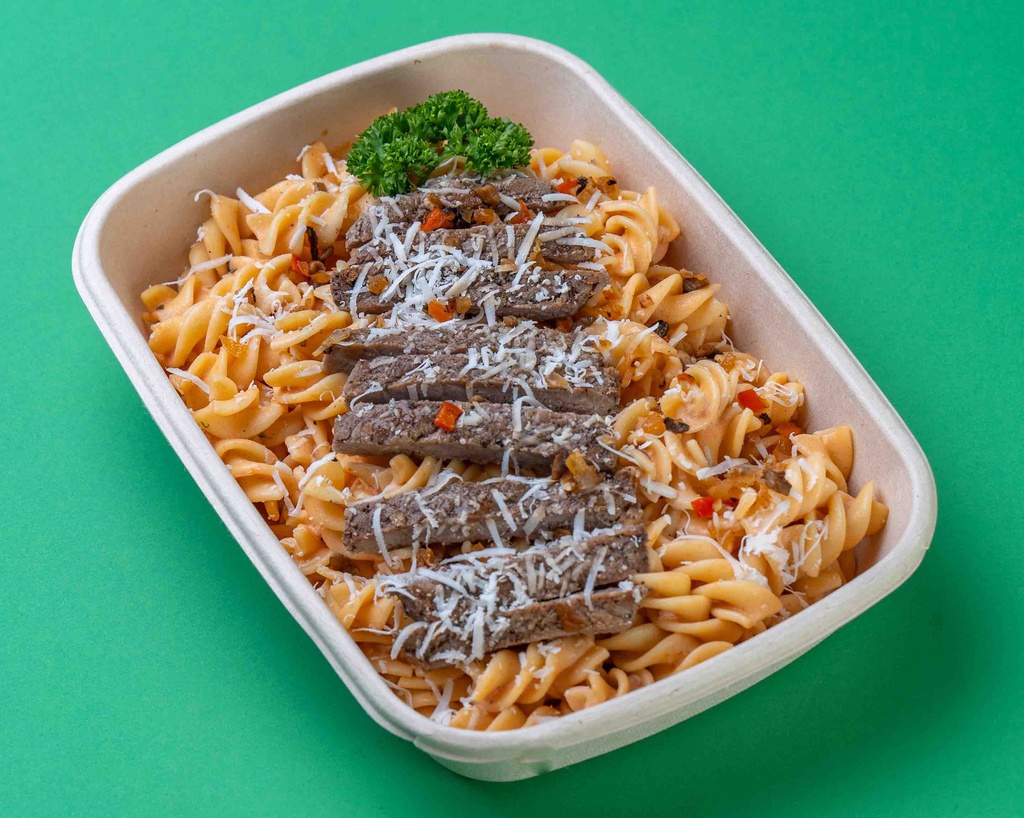 Fussili Pasta w Pink Sauce  &amp; Beef /فوسيلي باستا مع الصلصة الوردية واللحم