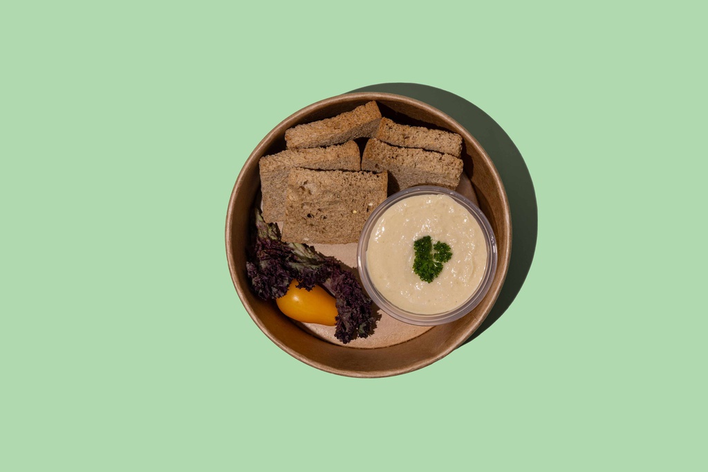 Hummus Dips w Crackers (GF) /تغميسة حمص مع مقرمشات الخبز
