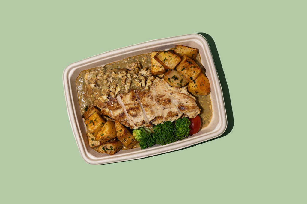 Chicken W Entrecote Sauce &amp; Potato (LF) / دجاج مع صلصة إنتركوت والبطاطا