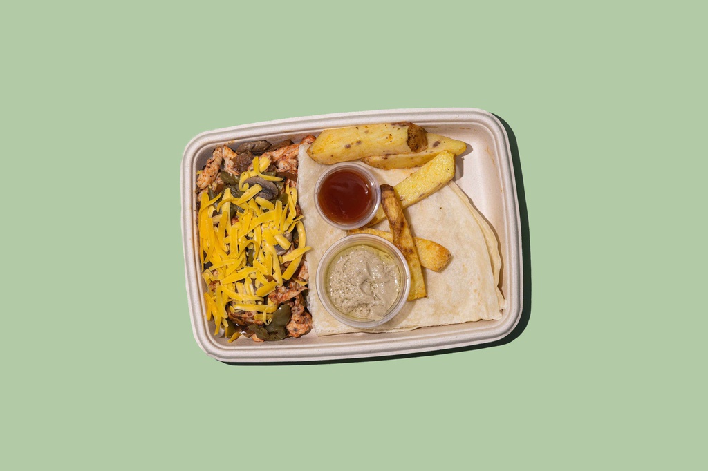 Chicken Fajita Wraps W Chips (DF) / لفائف فاهيتا الدجاج مع رقائق البطاطس
