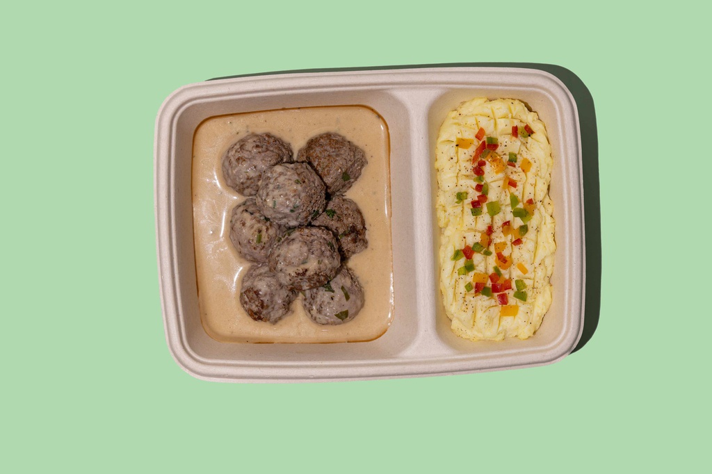 Swedish Meat Balls w Mashed Potatoes (DF)  / كرات اللحم السويدية مع البطاطس المهروسة