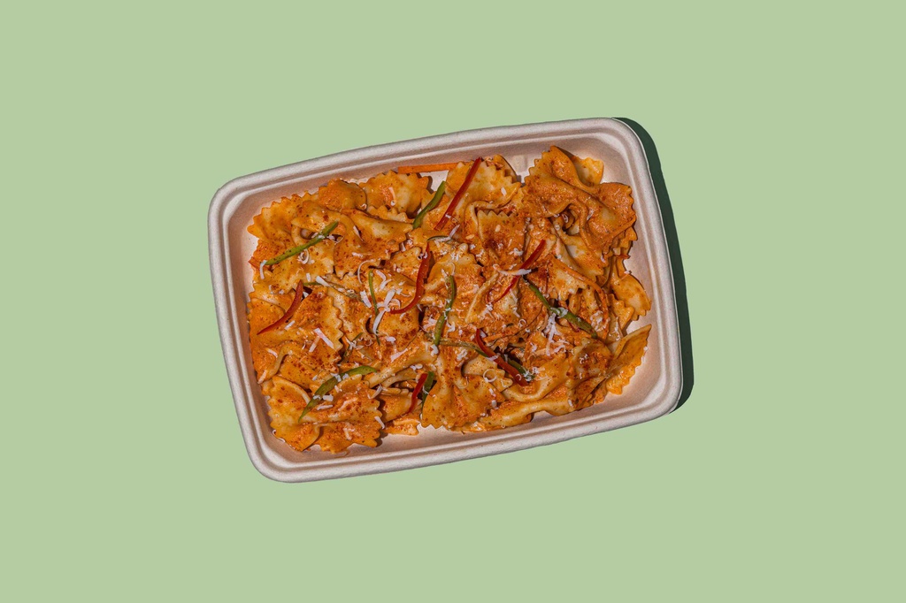 Veggie Spicy Farfalli Pasta (DF) / معكرونة ريجاتوني بالخضار