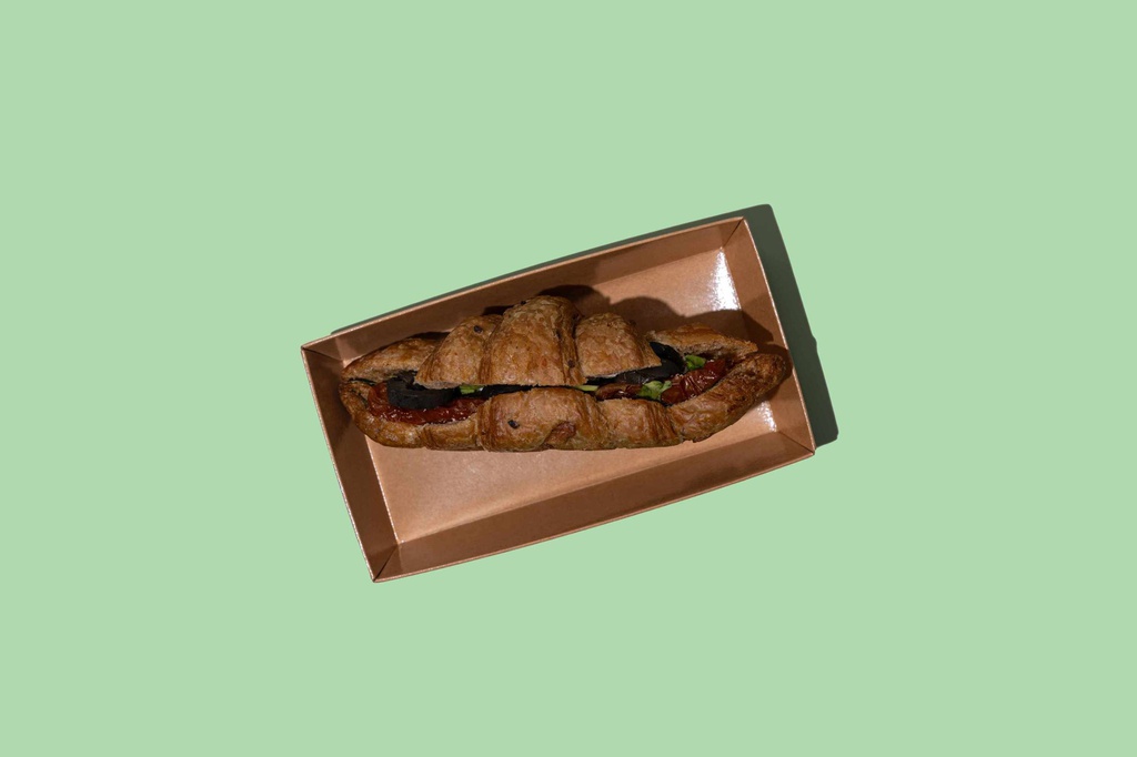 Croissant Feta Cheese W Sundried Tomato (6pack)/كرواسون جبنة الفيتا مع الطماطم المجففة