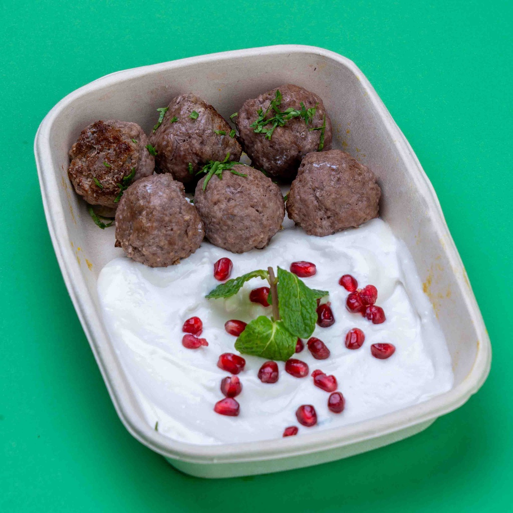 Turkish-Style Grilled Meatballs W Rice (New) /   كرات اللحم كفتة عالطريقة التركية مع الارز