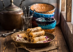 [RAM2210-0.5] Baked Shrimp spring roll with sweet chili sauce / سبرينج رول روبيان مشوي مع صوص حار حلو