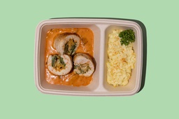 [NM24035-1] Chicken Roll w Spinach &amp; Mashed Potatoes / رول الدجاج مع السبانخ والبطاطس المهروسة