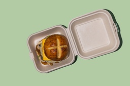 Pretzel Bun Crusted Chicken Burger (DF) / برجر الدجاج المقرمش بخبز البريتزل